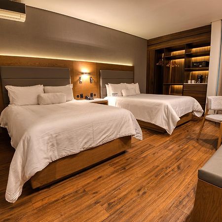 Victoria Ejecutivo Hotel Гуадалахара Екстериор снимка