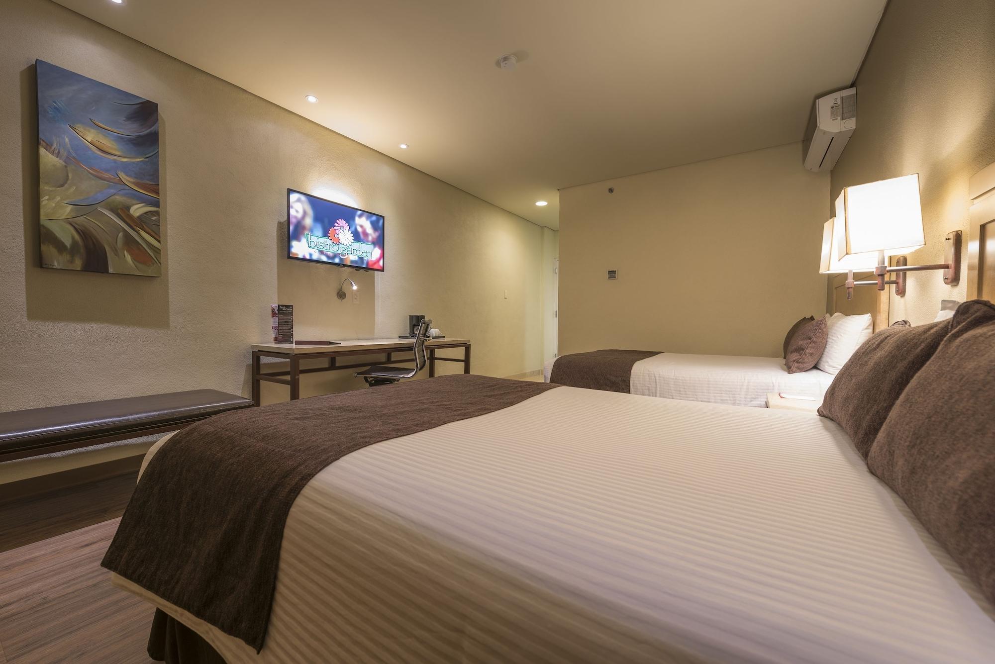 Victoria Ejecutivo Hotel Гуадалахара Екстериор снимка