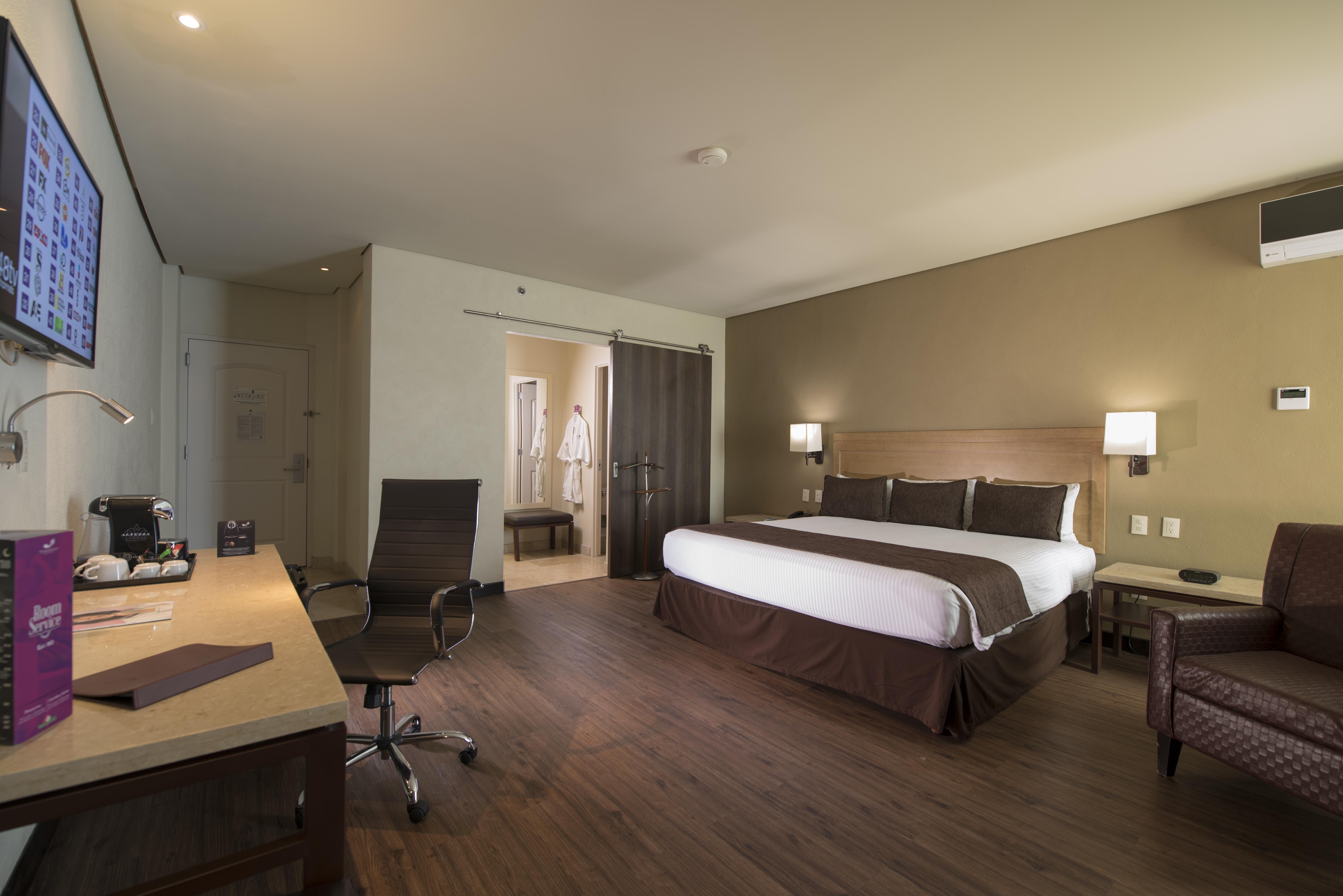 Victoria Ejecutivo Hotel Гуадалахара Екстериор снимка