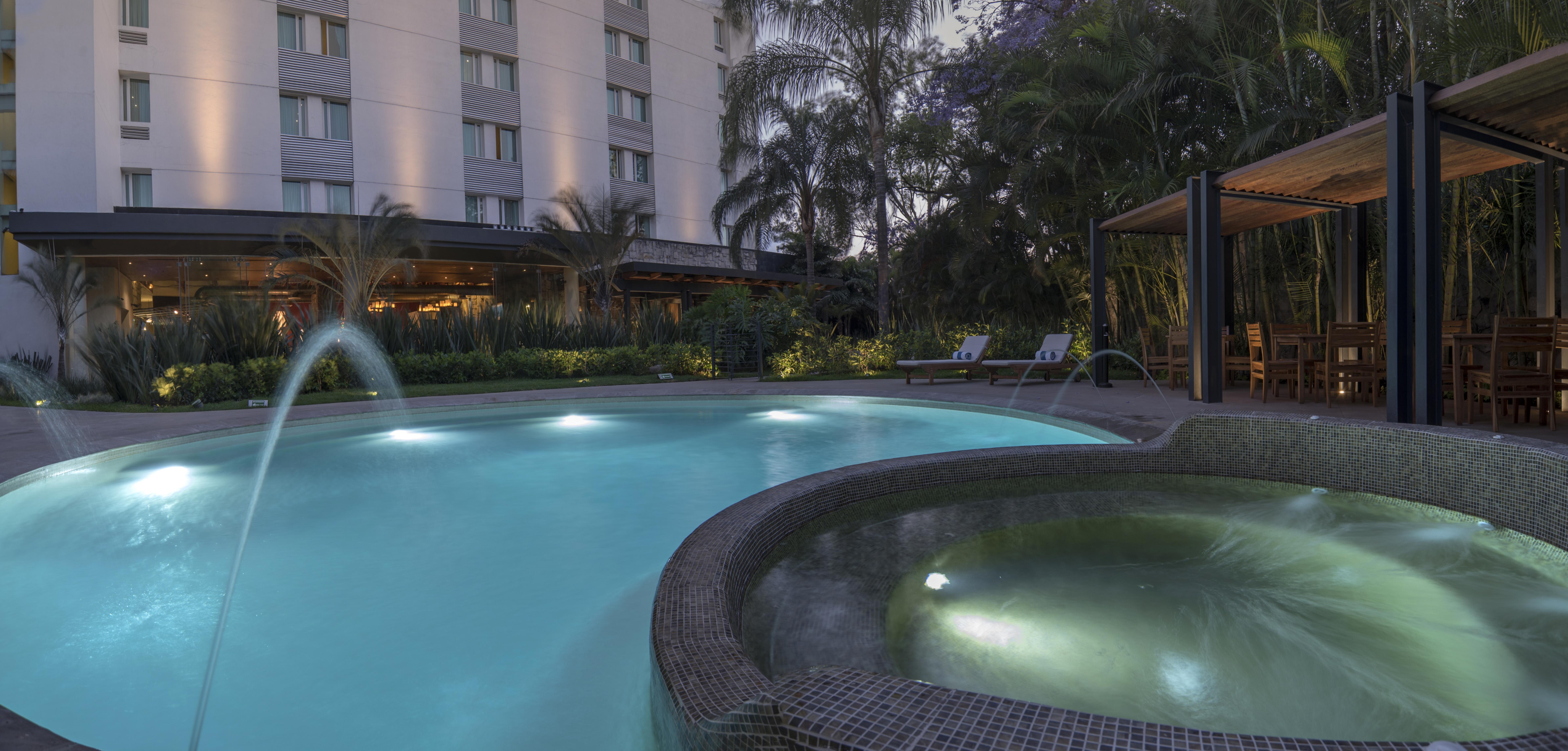 Victoria Ejecutivo Hotel Гуадалахара Екстериор снимка