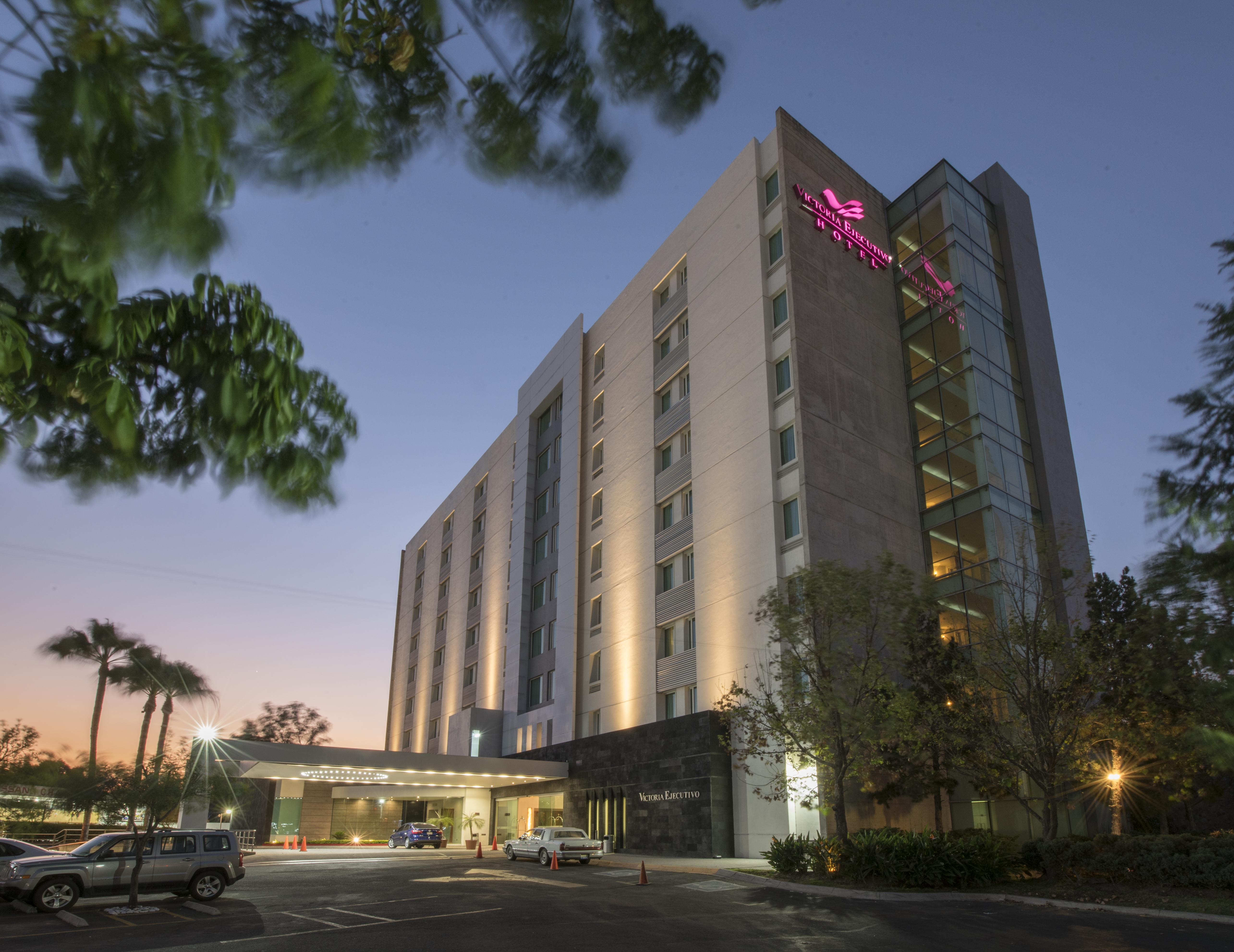 Victoria Ejecutivo Hotel Гуадалахара Екстериор снимка