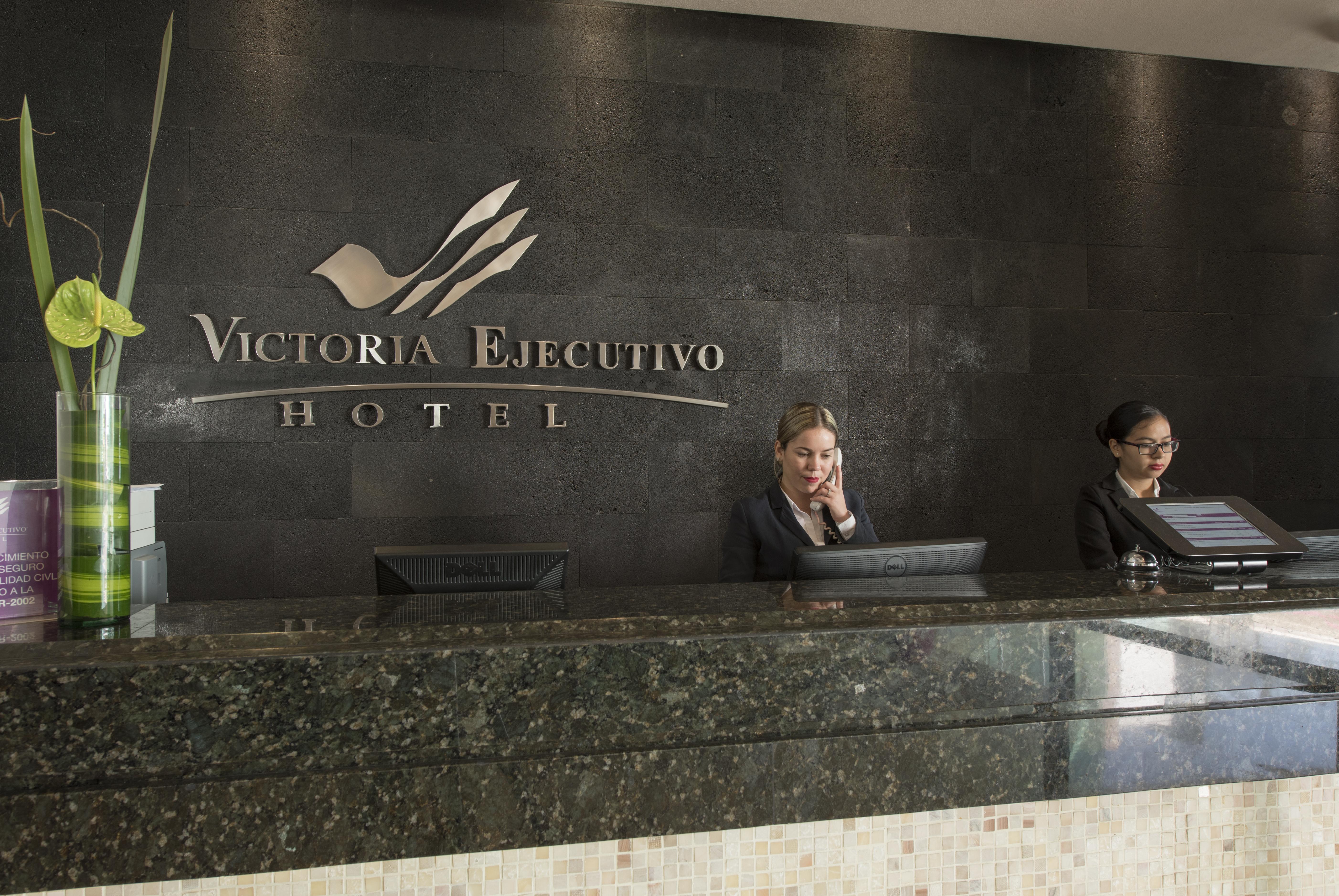 Victoria Ejecutivo Hotel Гуадалахара Екстериор снимка