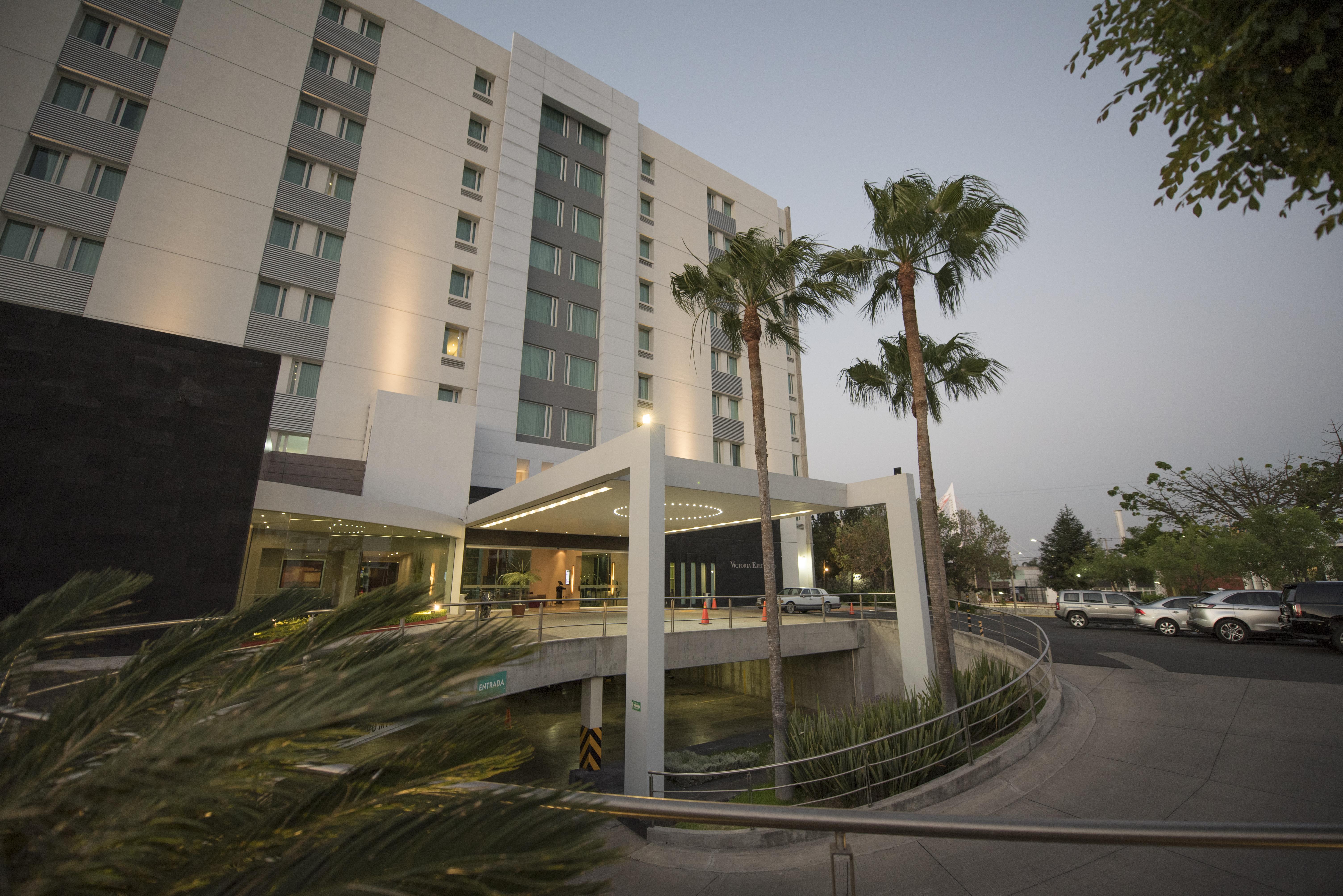 Victoria Ejecutivo Hotel Гуадалахара Екстериор снимка