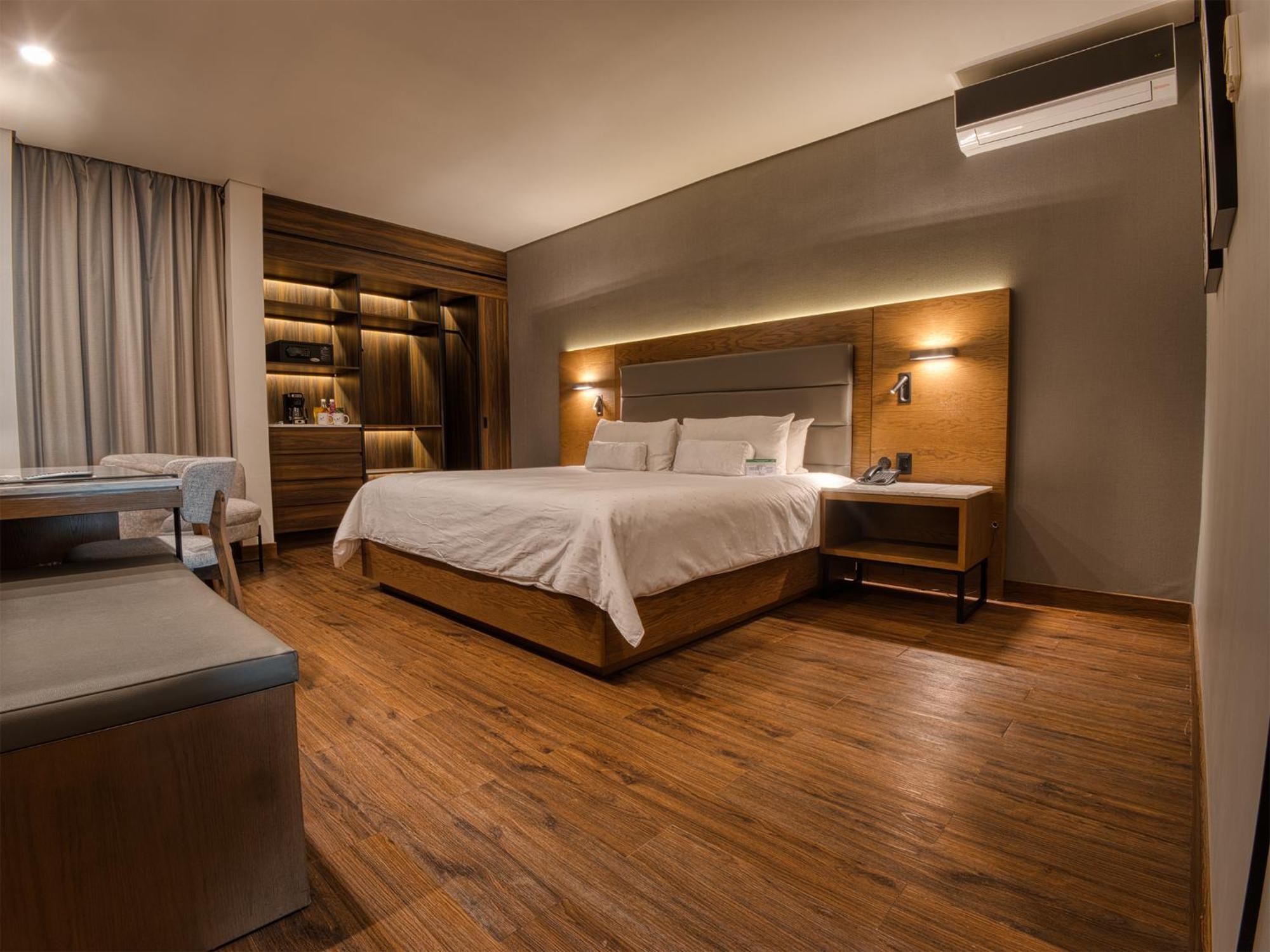 Victoria Ejecutivo Hotel Гуадалахара Екстериор снимка